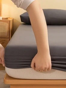 1pc Simple Style Soft & Breathable Solid Color Brushed Fitted Sheet, Dustproof Bedding Mattress Cover With Anti-Slip Design, Bedspread All Seasons (Pillowcase Not Included) - Multicolor - View 2