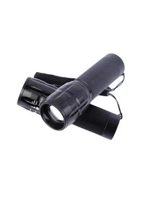 1入組便攜式手電筒鋁合金可變焦 LED 手電筒，具有 3 種燈光模式，由 3 節 7 號電池供電，堅固且可拉伸。非常適合室內和室外使用以及禮物 - 黑色 - 查看 1