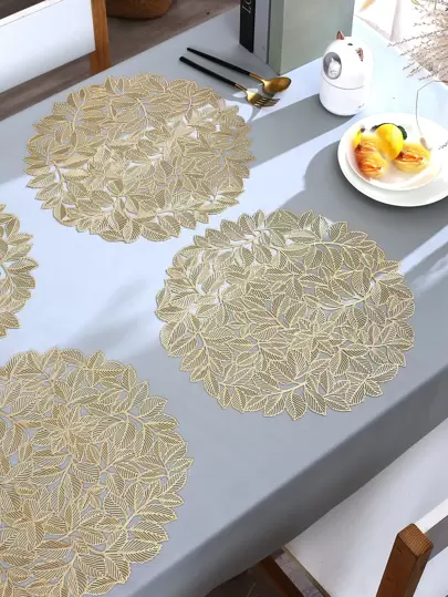 四入組PVC樹葉餐墊套裝，適用於室內/室外餐桌，可清洗耐高溫，適用於露營、節日、婚禮、聚會。