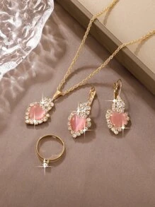 Conjunto De 4 Piezas Para Mujer Con Anillo, Colgante, Pendientes Y Collar Incrustados Con Pedrería En Forma De Corazón De Color Rosa - Rosa - Ver 3