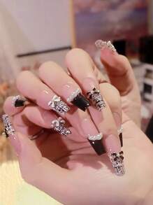 24 件套可重复使用蝴蝶图案指甲贴，中长款黑色，批发按压式指甲 - 彩色 - 查看 1