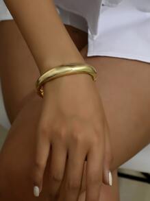 1pc Stylish And Simple Glossy Metal Bracelet For Daily, Commuting, Business Casual Or French Romantic Minimalist Style, Suitable For Friend Gatherings And High-End Occasions Such As Fashion Shows, Receptions, And Formal Events, Suitable For Women To Match With Formal Dresses