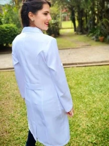 Jaleco Feminino Acinturado Oxford Hospitalar com 2 bolsos Faculdade  Escola Salão de Beleza - Branco - Visão 2