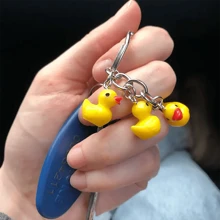 1个可爱迷你卡通动物鸭子钥匙扣，包包挂件，日常使用，汽车配件，包包挂饰，背包装饰，适合上学、哥特风、Y2K风格、万圣节等场合，教师节、圣诞节礼物创意，包包配件挂绳带证件夹，汽车配件，包包挂饰，汽车配件，朋友姐妹礼物 - 黃色 - 查看 3
