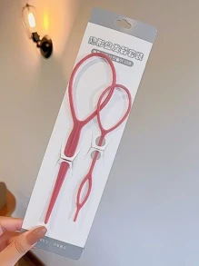 2 件莲花粉色发髻制作器及配件套装，包括女士发叉、发夹和发髻造型器、粉色配饰、美发工具