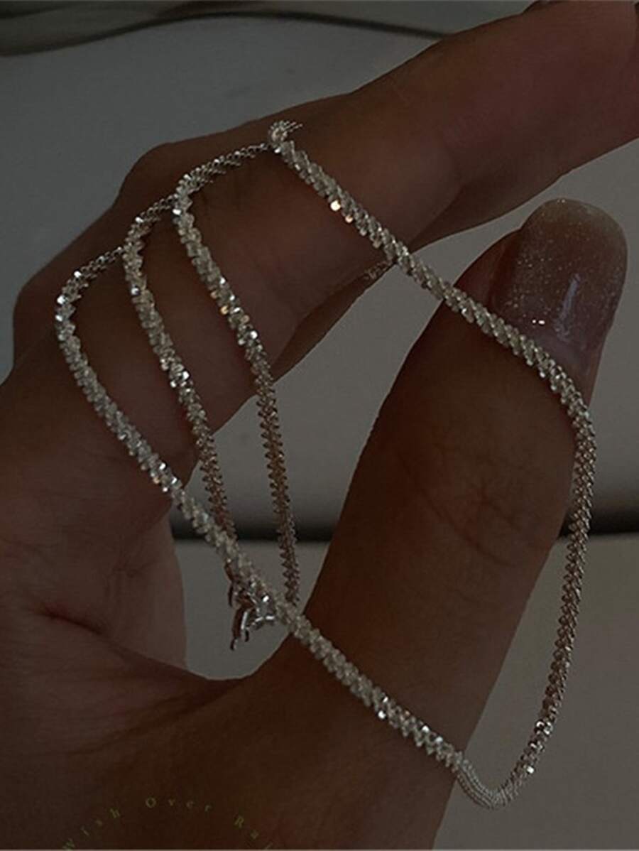 1pc Shimmering Silver Chain Necklace