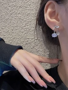 1 Par Aretes Con Diseño Elegante Y Único En Forma De Cereza Con Detalles - Plata antigua - Ver 4