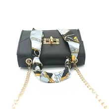 Bolso Negro Con Decoración De Pañuelo Y Cadena Metálica - Negro - Ver 5