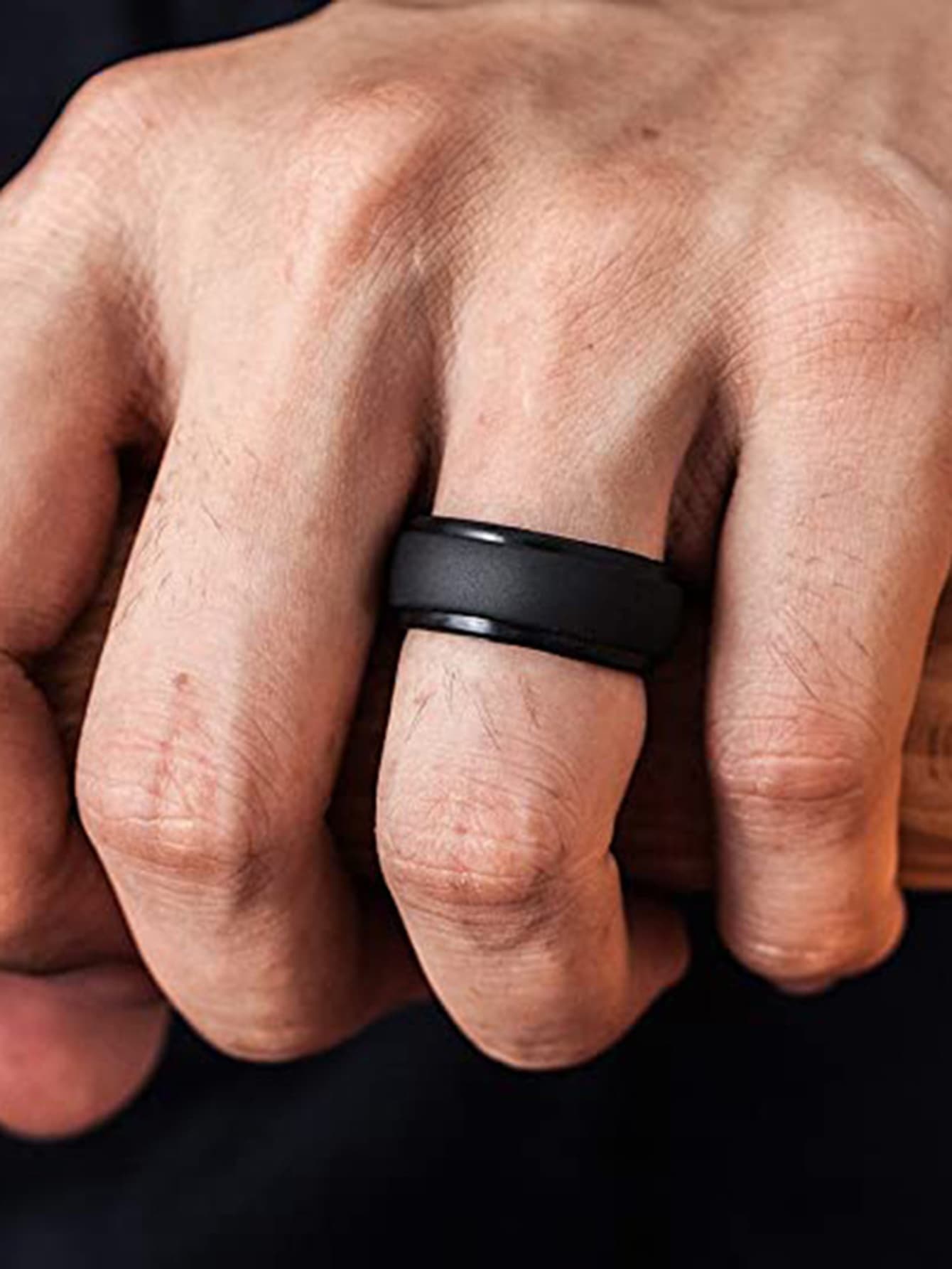 1 件裝啞光旋轉拉絲男女通用情侶戒指,可緩解壓力 - 黑色 - 查看 1