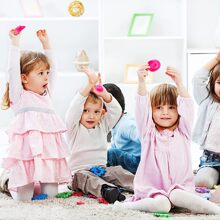 10入組迷你西部牛仔帽，塑料可愛的玩偶帽子，迷你牛仔女孩帽，假扮玩具房屋裝飾（粉色）