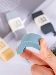 4入組簡約設計隨機顏色的橡皮擦,高品質柔軟擦得乾淨,學校文具