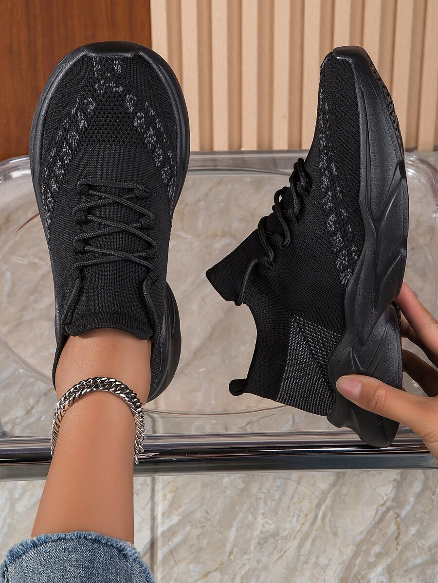 新到貨的輕量跑步鞋,時尚舒適的襪套式運動鞋,具有耐用的鞋底,防滑、防臭,非常適合旅行 - 黑色 - 查看 1