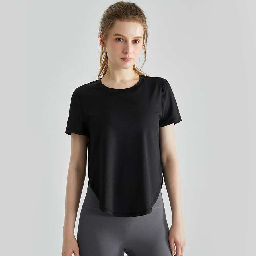 女款短袖瑜珈上衣寬鬆剪裁、快乾、戶外運動跑步t卹,帶有彎曲分裂下擺 - 黑色 - 查看 1