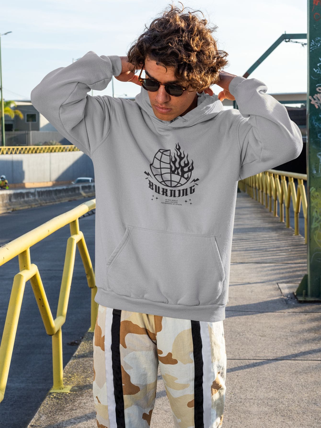 Men Sweatshirts - 淺灰色 - 查看 1