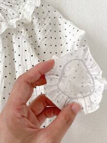 秋季女婴或男婴芝麻圆点印花长袖连体衣三角爬行服和帽子 - 白色 - 查看 8