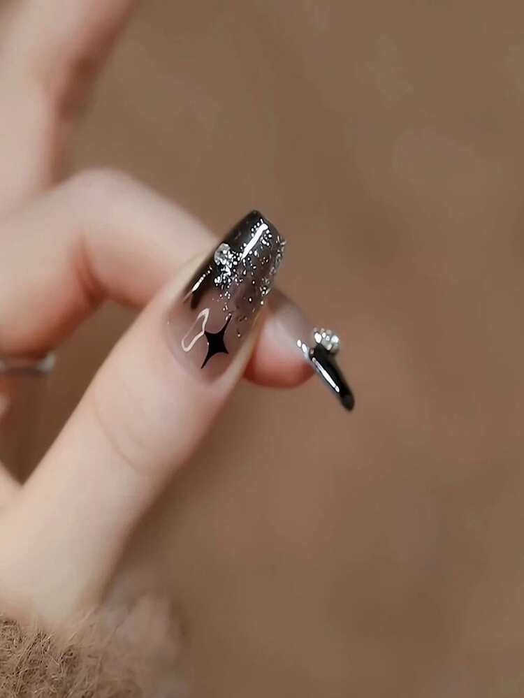 Lập tức Ăn mặc  Của bạn Với Cái này Phổ biến nhất Đen Thiết kế ngôi sao Nhấn-Bật Đầu Móng Tay Với Pha lê Chuỗi Và Loại bướm , Có thể tháo rời Fake - Nhiều màu - Xem 2