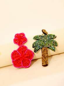 Pendientes asimétrico hecho a mano con cuenta flor & árbol colgante - aretes asimétricos con cuentas de semillas - Ver 1