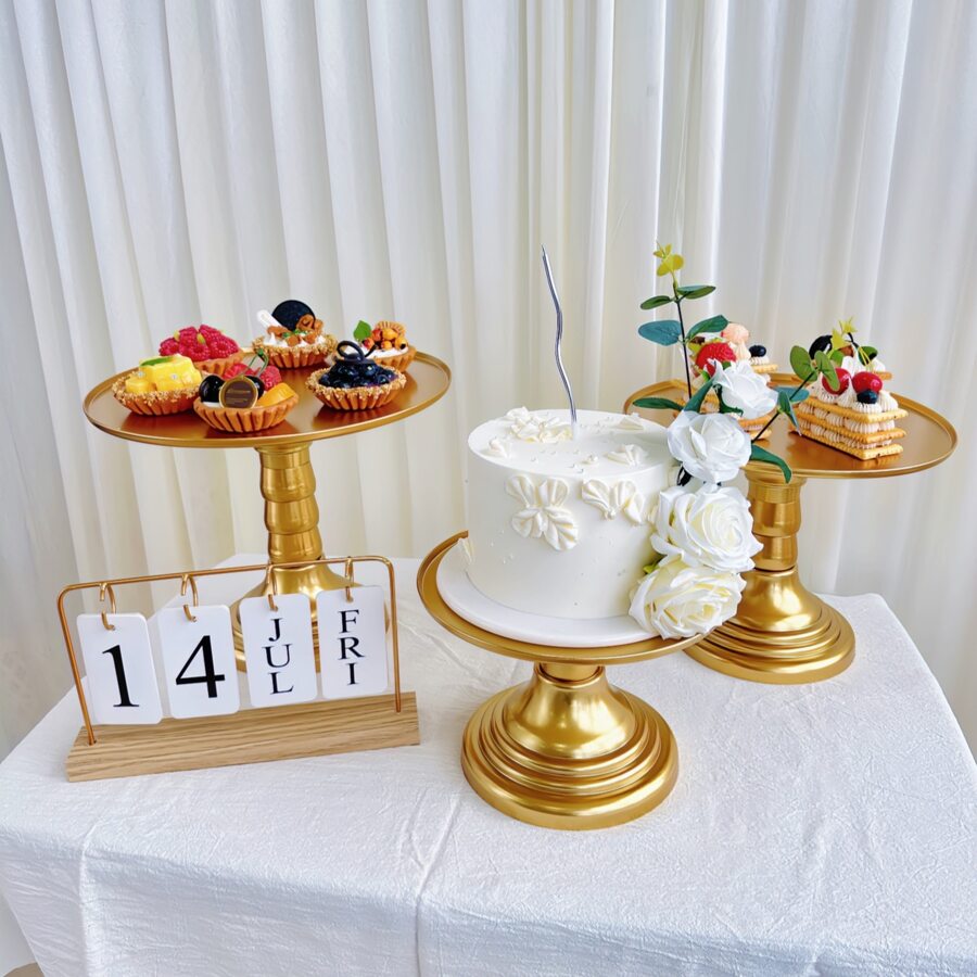 1set Of 3 Gold Plastic Cake Stands With Adjustable Height (32cm*28cm*23cm), Ideal For Dessert Table, Suitable For Party, Birthday, Home Decor. Also Perfect For Fruit And Candy Display