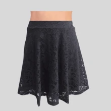 Falda circular de encaje con resorte talle alto unicolor Falda con encaje bajo con fruncido - Negro - Ver 1