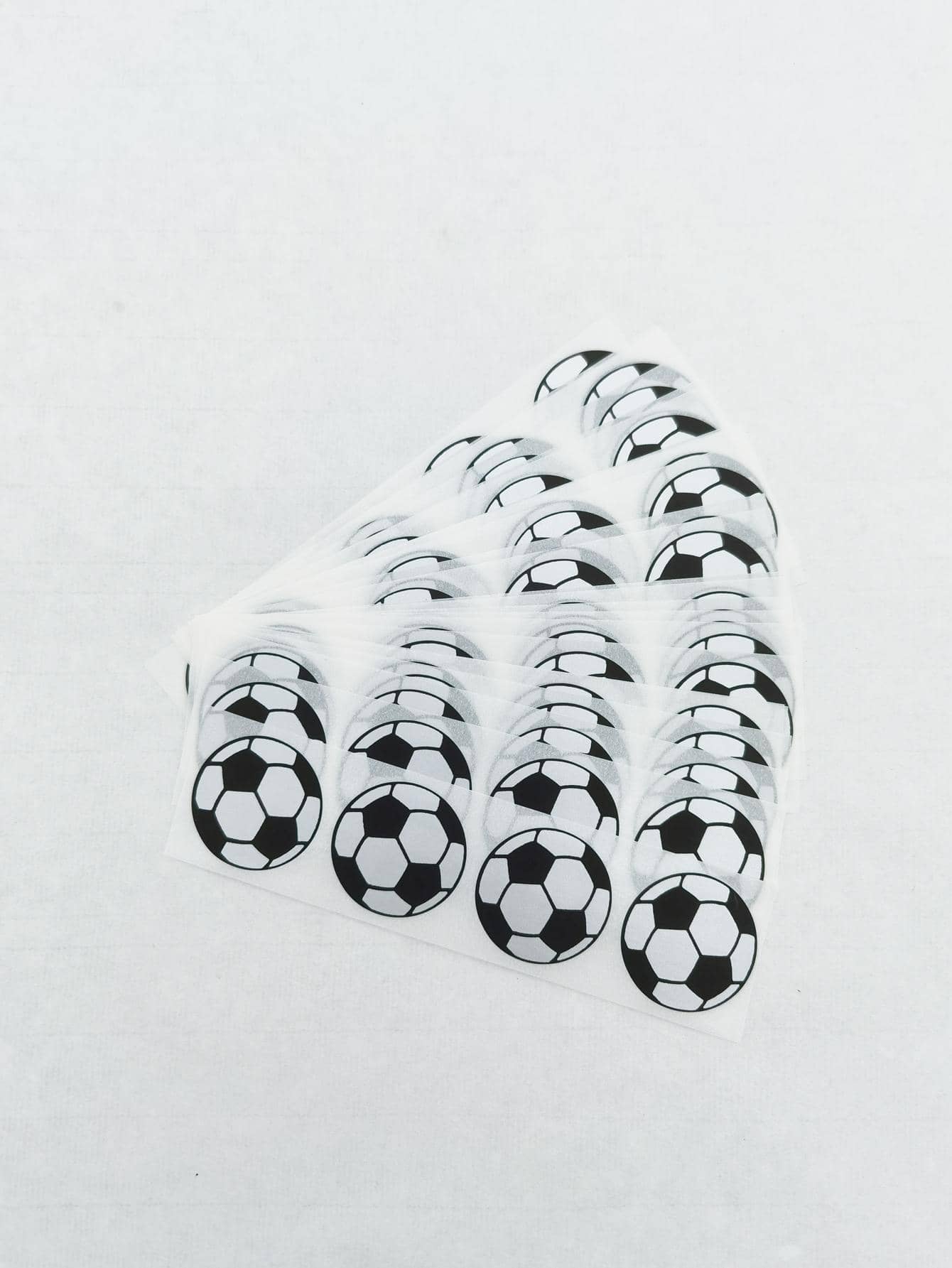 1英寸/25毫米圓形刮刮貼,帶有足球圖案,適用於diy遊戲、節日、互動獎品 - 黑色 - 查看 1