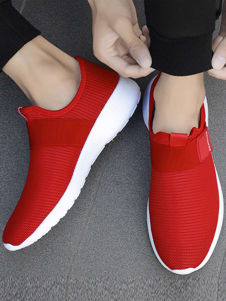 Ierhent Mens Sneaker Mens Slip On Walking Shoes Lightweight Breathable Non Slip Running Shoes Comfortable Fashion Sneakers For Men Black 44