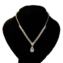 2 Stücke Set (Halskette + Ohrringe) Damen Luxus Silber Tränenform V-förmig Strass Quaste Braut Halskette Ohrringe Schlüsselbein Kette personalisierter Modeschmuck
