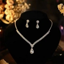 2 Stücke Set (Halskette + Ohrringe) Damen Luxus Silber Tränenform V-förmig Strass Quaste Braut Halskette Ohrringe Schlüsselbein Kette personalisierter Modeschmuck