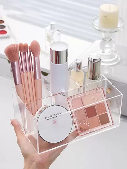 1个透明四格化妆品收纳盒，可收纳眼线笔、眉笔、化妆刷等化妆品，适用于浴室收纳、床边家居整理、旅行必备包、化妆包、梳妆台、旅行用品、化妆包、收纳、化妆品整理器、化妆包、洗漱包、桌面收纳、化妆包、化妆袋、化妆品整理器、梳妆台配件、化妆袋、化妆包、首饰盒、化妆刷架、化妆刷架、香水收纳盒、化妆包、女士礼物、圣诞礼物、女士礼物创意