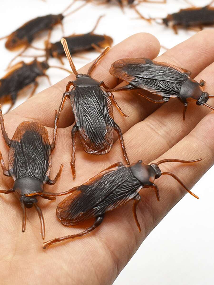 20 pezzi Giocattoli realistici di scarafaggi finti per Ognissanti, scherzi del pesce d'aprile, Natale - nero - Visualizzare 1