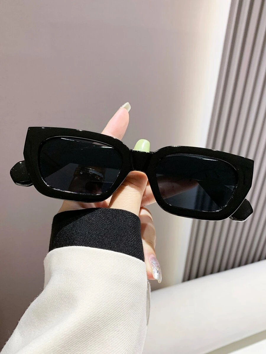 1 pieza Gafas de sol decorativas de moda de plástico cuadradas para mujer, accesorios de playa. Gafas de sol aptas para suéter, jeans, pantalones de chándal, sudadera con capucha, chaqueta, vestido y camisa de manga larga. Sombra elegante y con estilo para salidas familiares, viajes, vacaciones, verano, playa y al aire libre