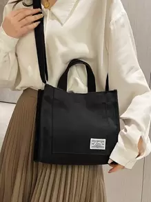 Bolsa cuadrada con parche de letra casual negro - Negro - Ver 6