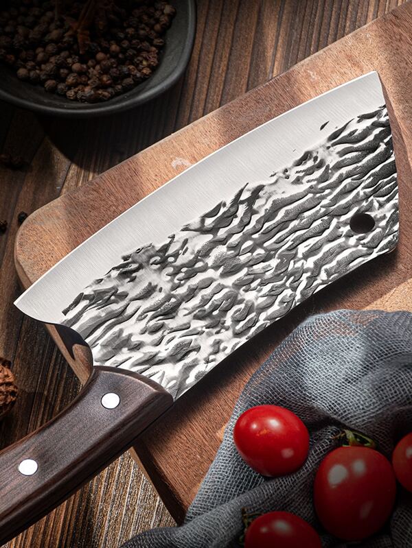 A kitchen knife, household knife, kitchen slicing, meat cutting, kitchen knife for women chefs to chop bones, made of 4Cr13 stainless steel and wood handle. It is a lightweight and easy to use bone cutting knife
