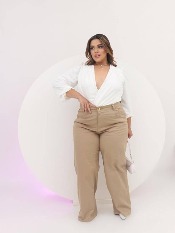 Calça Jeans Plus Size Wide Leg Bege Pantalona Tecido Premium Ref: 0049