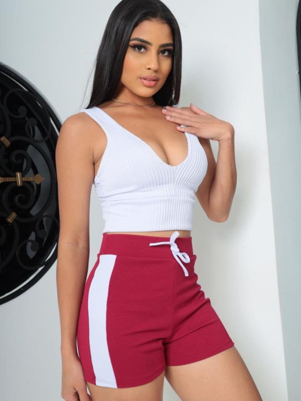 Promoção Short Malha Crepe Faixa Lateral Com Bolso