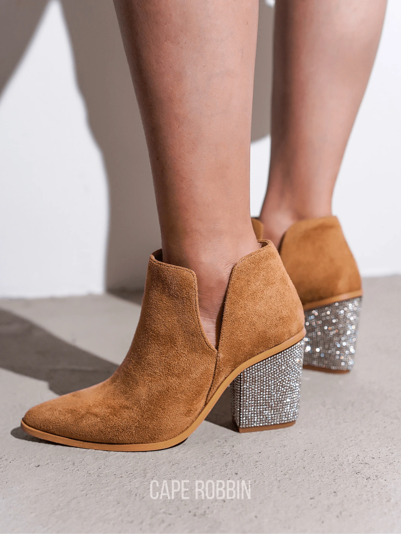 Women's  Rhinestone Heel Suede Ankle Booties - Single Pointy Toe Suede Mid Heel For Casual Parties - 米色 - 查看 1