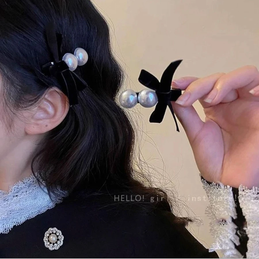 2 piezas de clips de pelo decorativos de piedra y perlas elegantes - Blanco y Negro - Ver 1