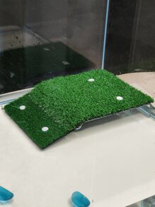 1 st. Plast Simulerad Gräsmatta För Sola Och Klättrande , Med Sugning Koppar , Lämplig För Sköldpadda Och Reptil - Grön - Visa 1