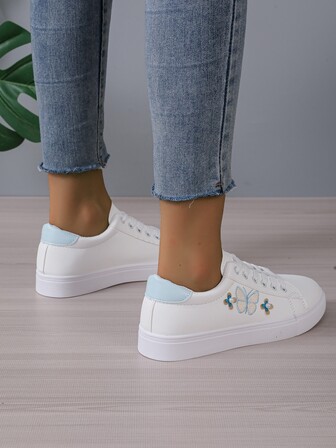 女性PU皮革低胸白色鞋適用於四,韓語時尚休閒運動鞋適用於學生和運動