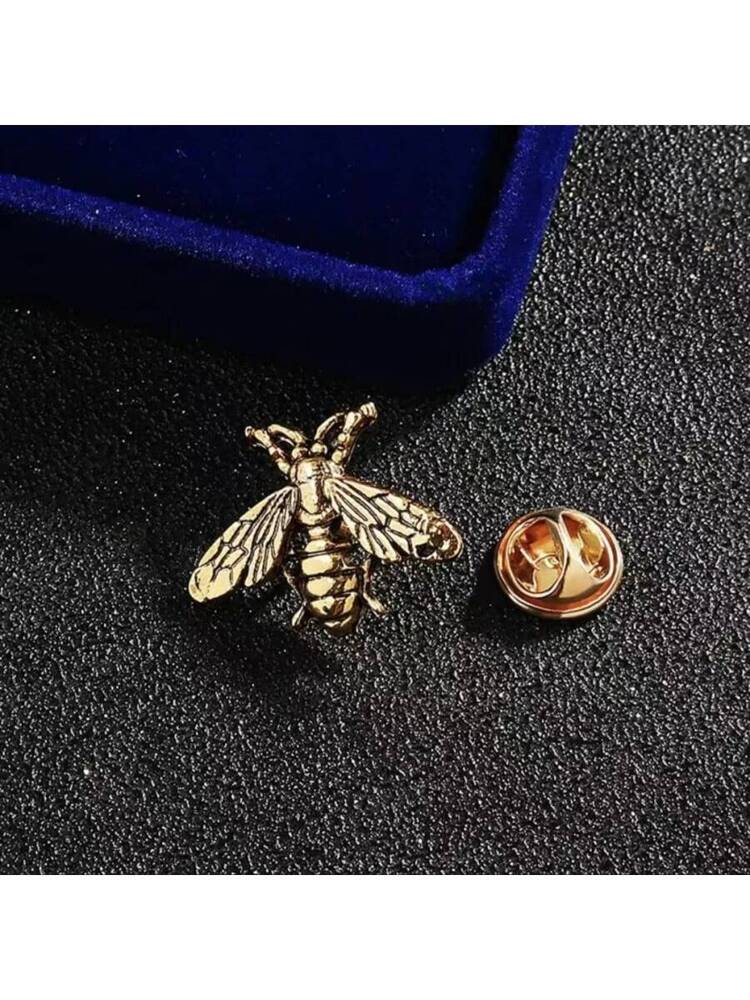 Boho 1pc Vintage Gold Bee Shaped Metal Lapel Pin, Prevent Slipping Clasp, For Men's Suit Badge Dress Accessories Pin For Clothes Bag Charm School Office Accessories Shirts Jacket Jewelry Christmas Halloween Clothes Pin Funny Cute Teacher Gifts