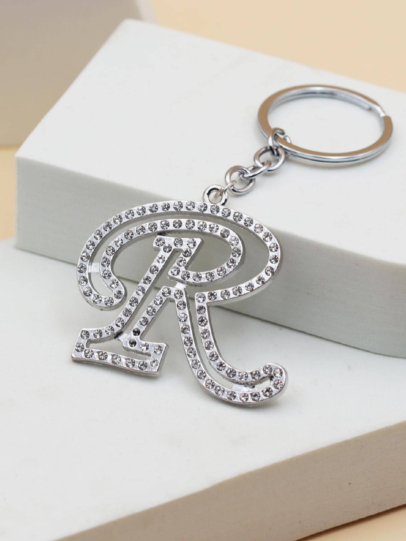 1pc Silver Plated Rhinestone Detail Letter R Keychain, Suitable For Daily Use And Gift Giving - Silver - View 1