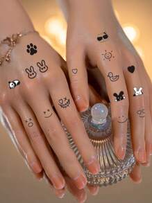 Set de 24 pegatinas de tatuaje de patrones realistas en blanco y negro de estilo de dibujos animados de alta calidad, de tipo semipermanente' - Blanco y Negro - Ver 4