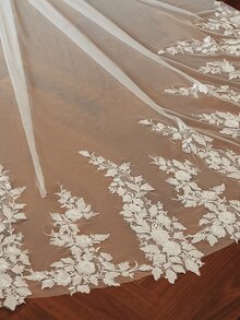 1pc Ivory Cathedral Train Wedding Bridal Lace Flower Metal Comb Veil - Beige - View 6