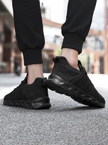 Men's Breathable Slip-resistant Comfortable Casual Sports Shoes For Outdoor Activities