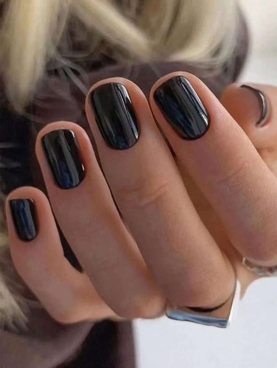 升級你的風格帶24入組素色黑色全覆蓋短方形假指甲合適的適用於日常穿著在秋天和冬天+1入組指甲銼+1入組果凍凝膠貼紙 - 黑色 - 查看 1