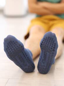 1pair Men's Low Cut Non-slip Socks With Dot Pattern, Solid Color, Suitable For Home, Exercise, Ballet, Pilates And Yoga - Black - View 5