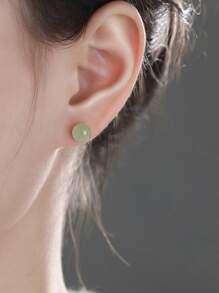 1 par de brincos de pino de jade verde femininos da moda, piercing de orelha simples e doce com revestimento de cobre e prata, presente perfeito para o dia dos namorados e uso diário