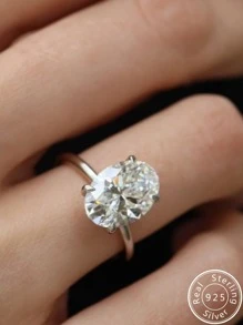 1個3克拉女士純銀橢圓形s925銀經典橢圓形蛋設計戒指,適用於訂婚、婚禮和日常穿著