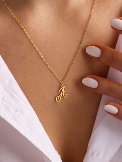 1Pc Stainless Steel Heart Shaped Pendant With 26 English Letters Design, Personalized Name Necklace For Couples On Birthday Initial Necklace