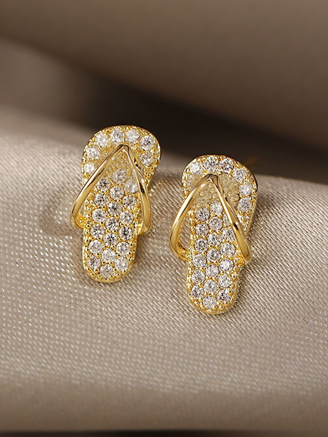 đôi Bông tai thiết kế kiểu xỏ ngón nhỏ và độc đáo tối giản - Vàng - Xem 1