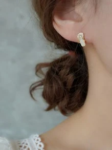 đôi Bông tai thiết kế kiểu xỏ ngón nhỏ và độc đáo tối giản - Vàng - Xem 2